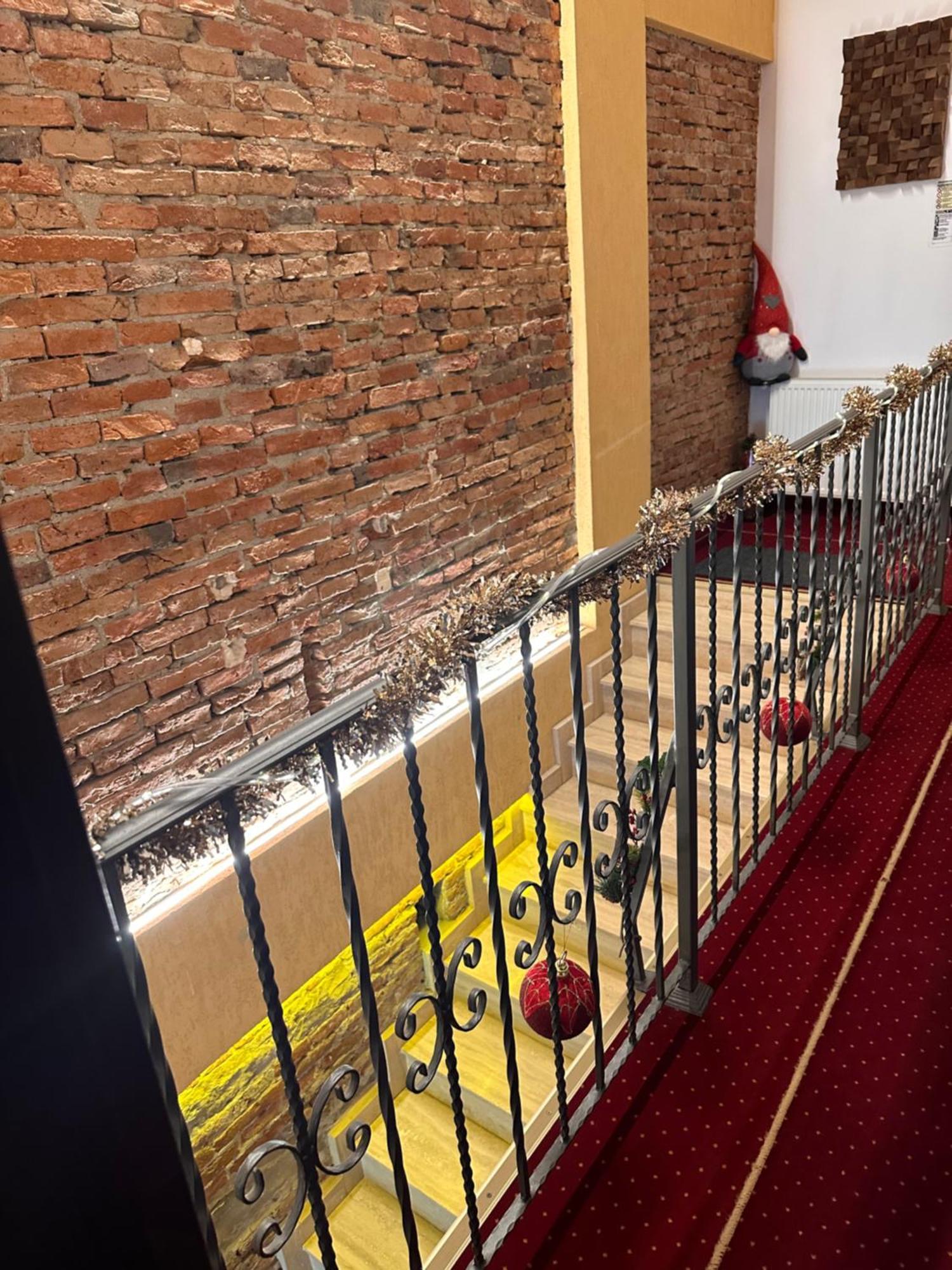 Pensiunea Sada Făgăraş Eksteriør billede
